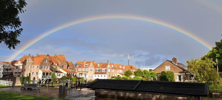 Enkhuizen regenboog 1 768x346